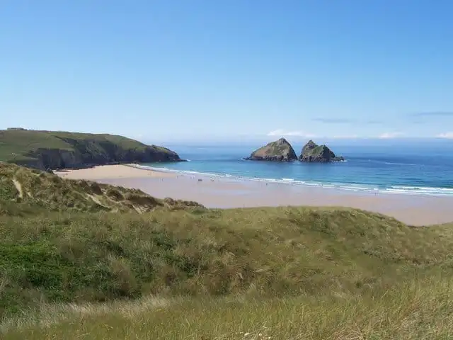 Holywell Bay © Robin Baker