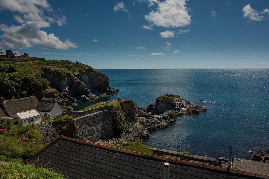 Cadgwith-Cove-two-bays-0354