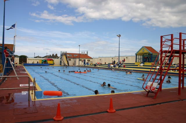Stonehaven-Open-Air-Swimming-Pool