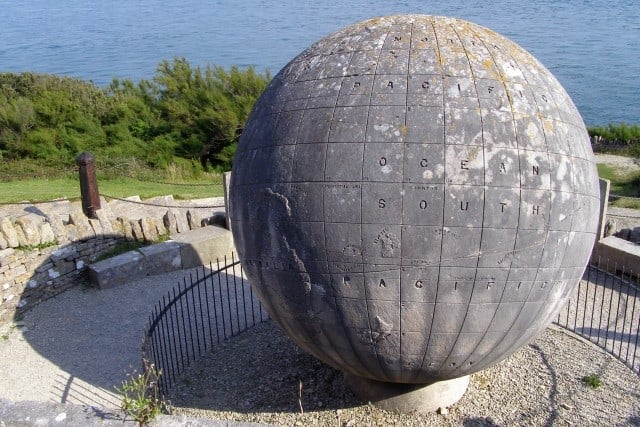 Durlstone-Head-Globe