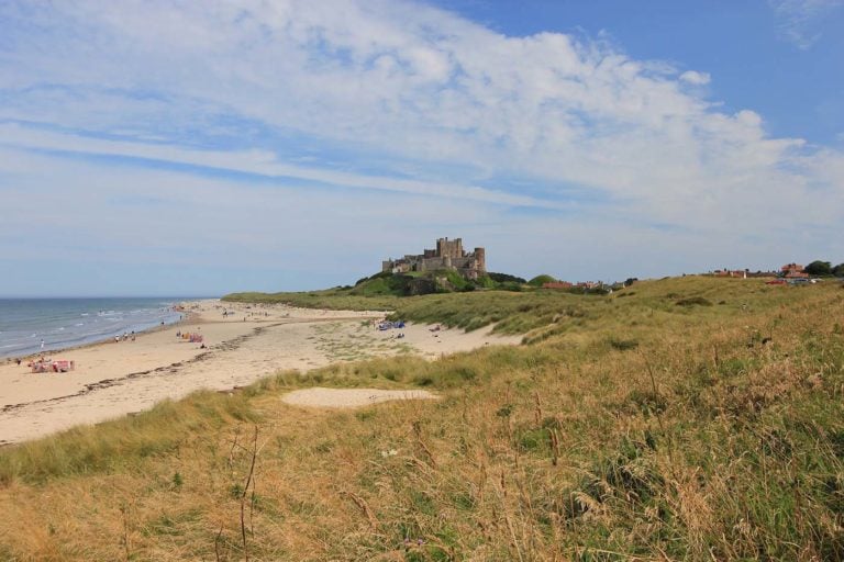 bamburgh castle 768x512