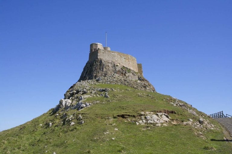 lindisfarne castle 768x512