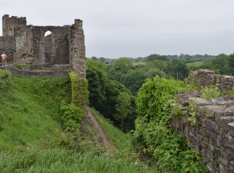 richmond castle 768x570