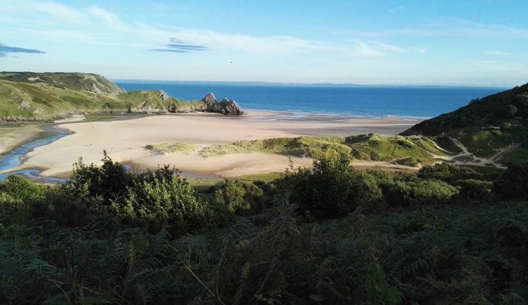 three cliffs bay 768x444