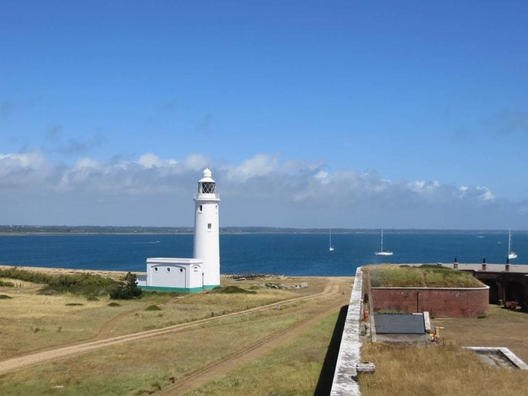 Hurst Point Lighthouse 768x576