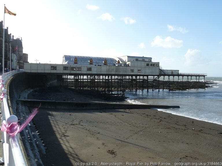 Aberystwyth Royal Pier 768x573